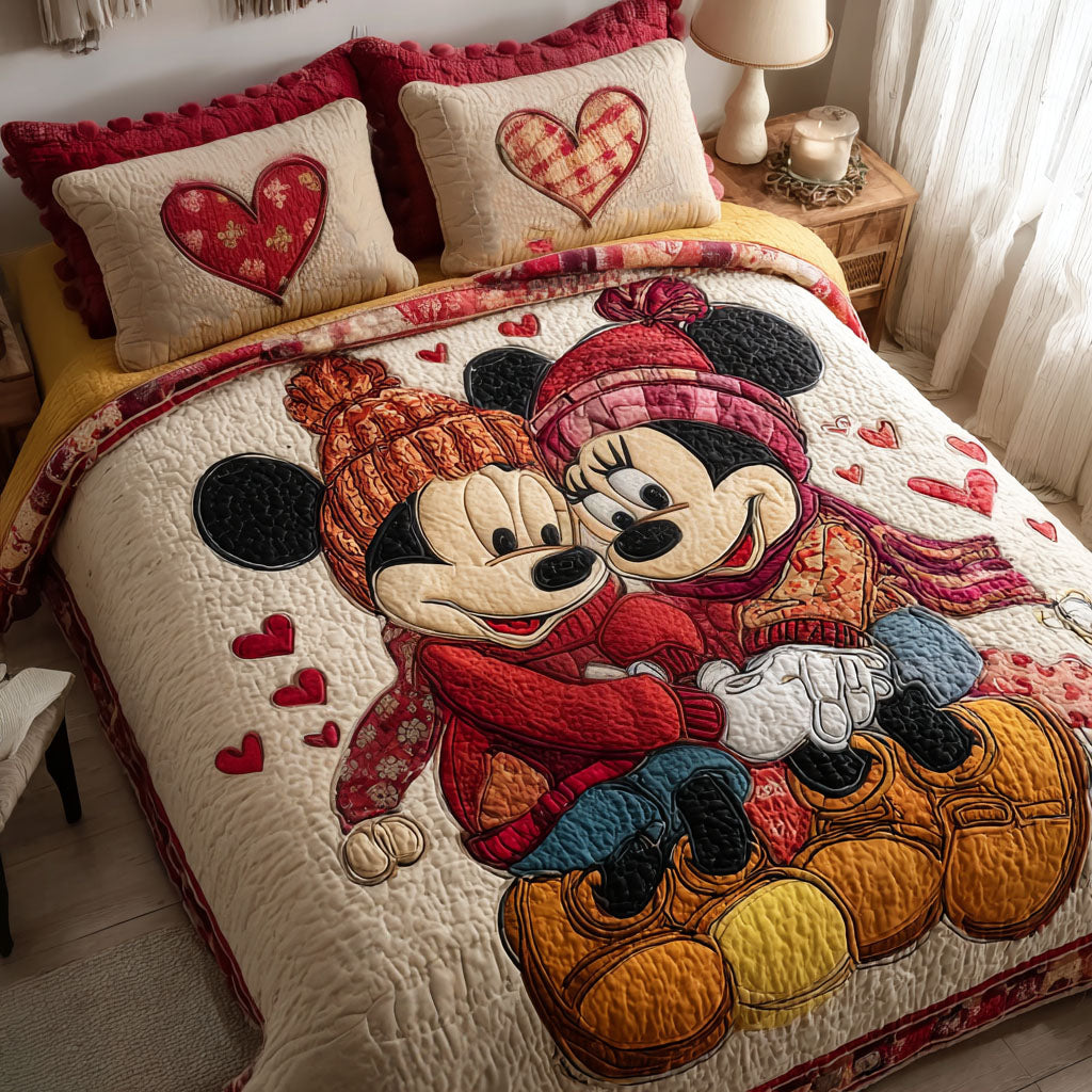 Cozy Couple 3-Piece Quilted Bedding Set DMC0NT001