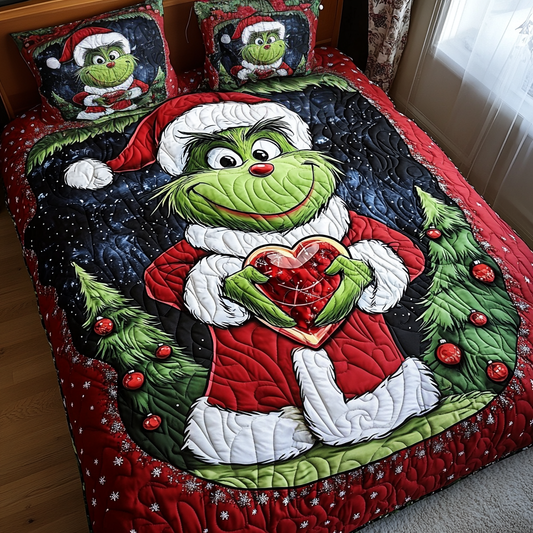 Festive Trickster 3-Piece Quilted Bedding Set NCU0LT016